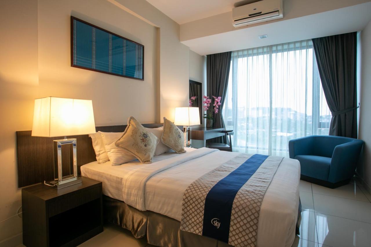 Sky Hotel 4*