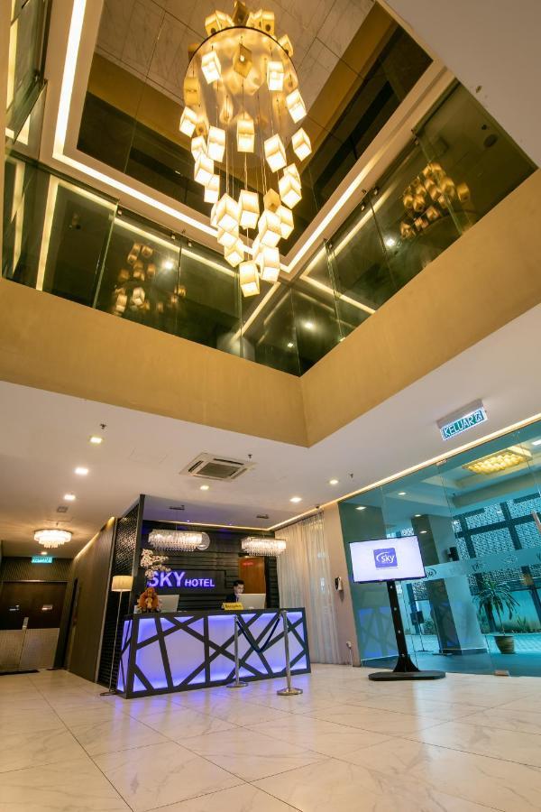 Sky Hotel 4*